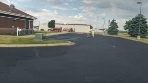 Best Asphalt Driveway Installation  in Richland, MO